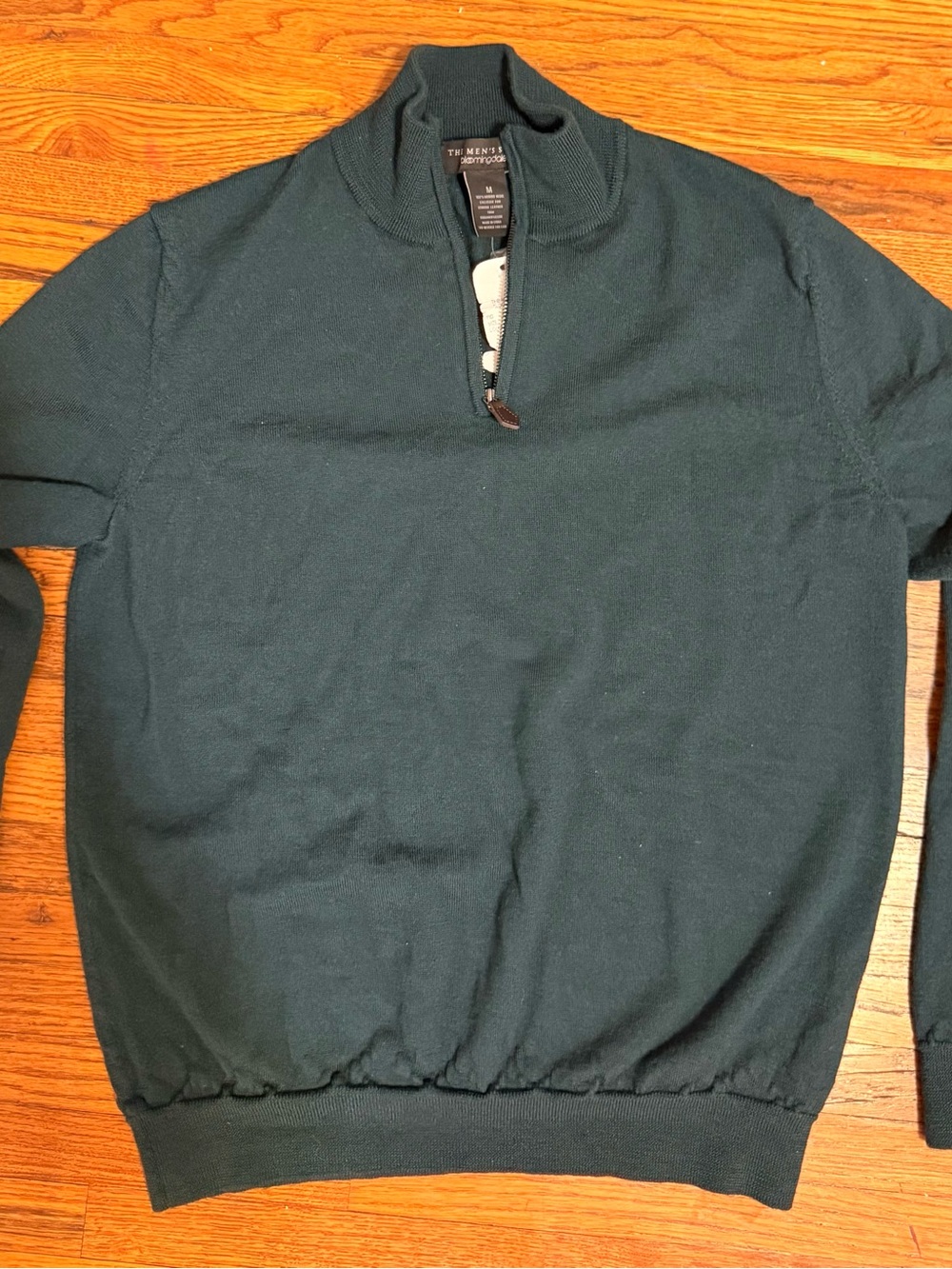 Bloomingdale’s Men’s 100% Merino Wool Quarter Zip Sweater – Size M